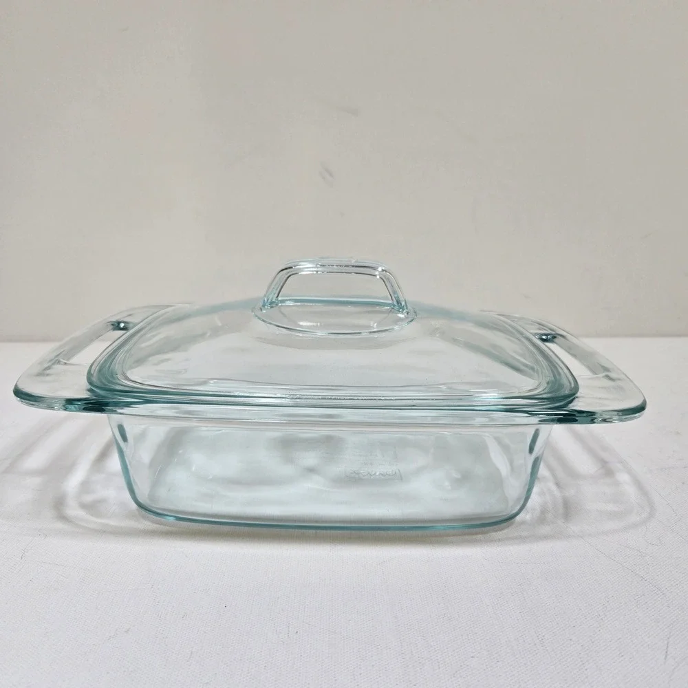 Pyrex Casserole Dish 2qt Clear Glass Rectangular Baker with Lid 1.9L